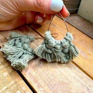 Macrime Olive color. Chrome matte hardware.